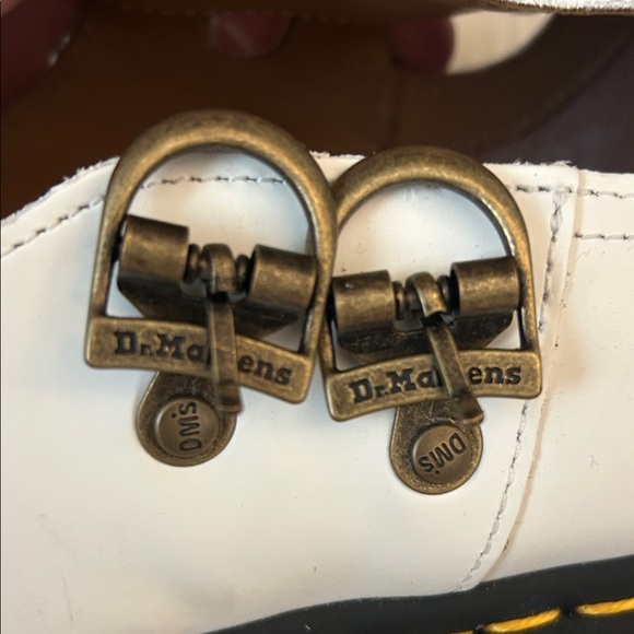 NWOT Dr. Martens 8065 Smooth
Leather Mary Jane White Shoes Size 10 - Picture 5 of 7